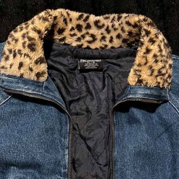 Vintage 90s denim jacket with leopard collar - Picture 2 of 3